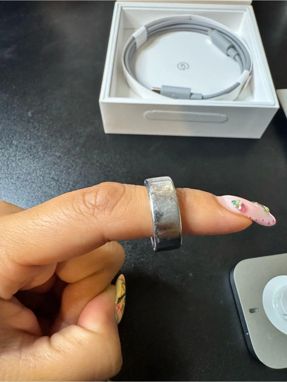 Oura Ring 4 silver with charger and cable (SIZE 7)